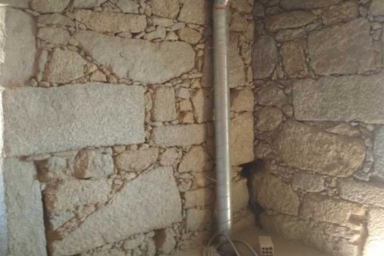 Restauración de parede de piedra con chorreo de arena